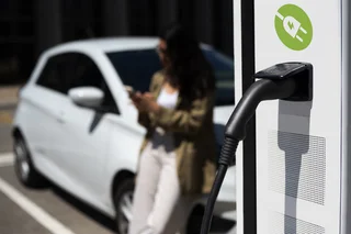 Tipos de Veículos Eletrificados: Híbrido, Plug-in e Elétrico Tipos de Veículos Eletrificados: Híbrido, Plug-in e Elétrico